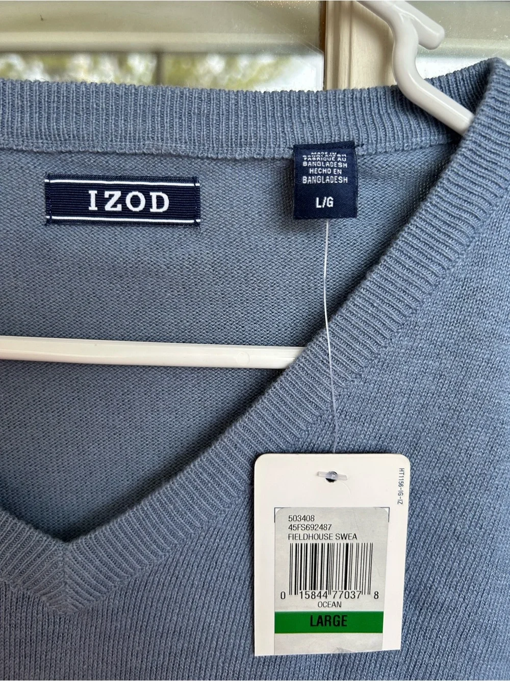 Izod Men’s V-Neck Sweater in Slate Blue